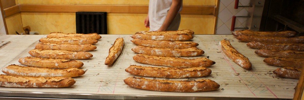 Baguettes de Tradition au défournement, Boulangerie Rouget, Beaumont-sur-Oise