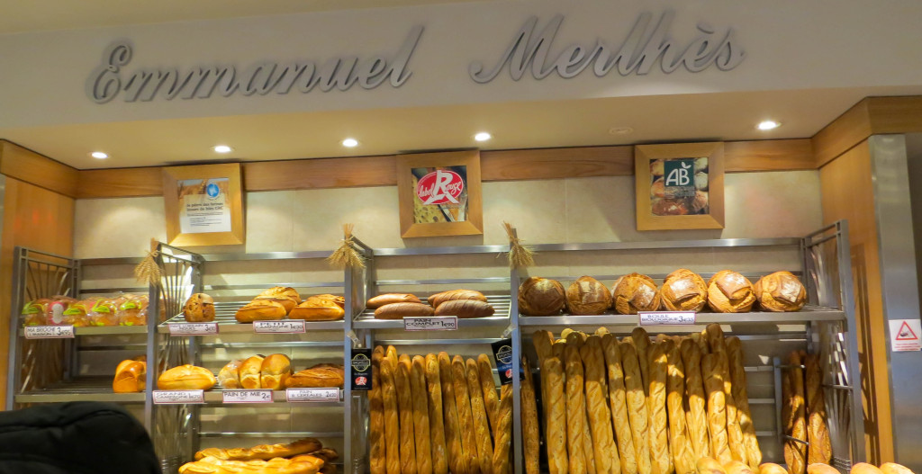 Le pain chez Emmanuel Merlhès : baguette de Tradition Bagatelle, boule Bio, pavé Lorrain aux figues, brioche "maison"...