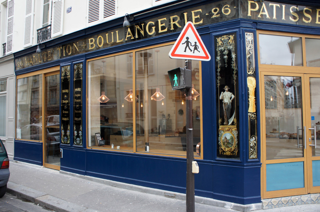 La boutique a été rafraichie et sa façade arbore à présent des teintes bleutées qui correspondent à l'identité voulue par François-Xavier Meignan.